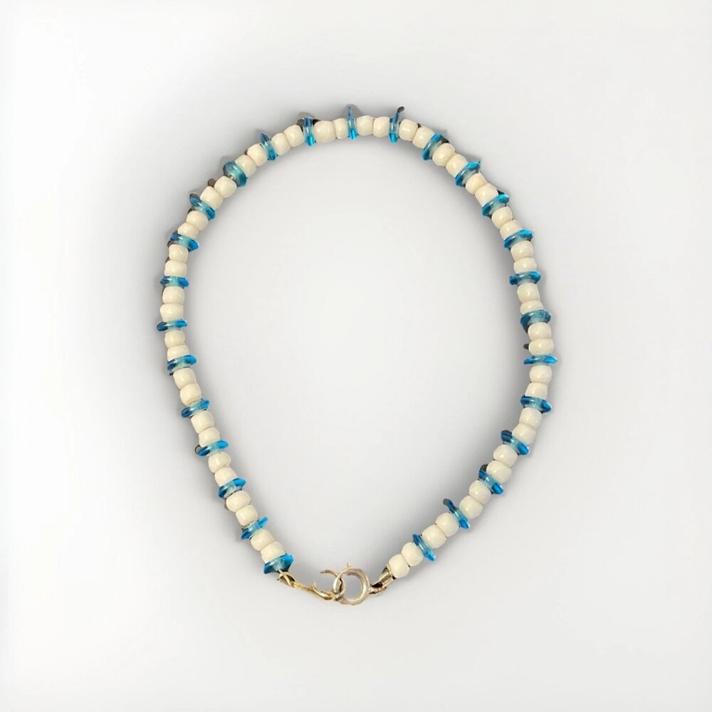 Womens 8.5 in Bracelet Alternating White and Light Blue Beads Summer Friendship